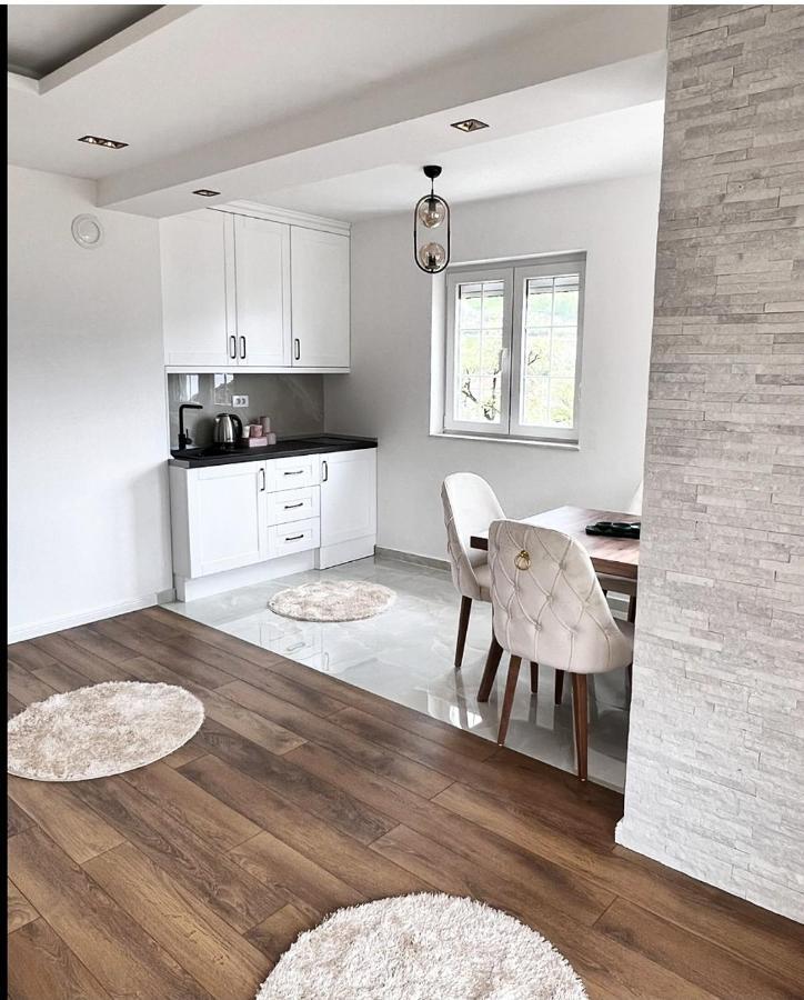 Ema Apartments 플라브 외부 사진